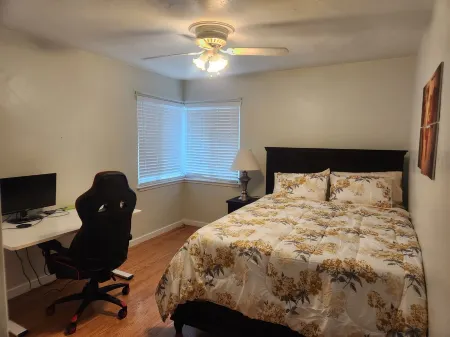 Beautiful home close to Lafayette reservoir Отели рядом с достопримечательностью «Риджинал Паркс Ботаник Гарден»