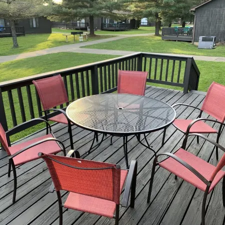 Apple Valley Lake, Pools and Beaches! Guest passes available for a fee! Отели в г. Ховард Тауншип