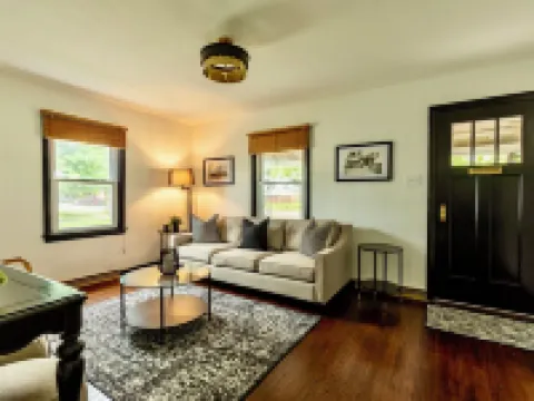 Speedway "Finish Line" House Hoteles en Speedway