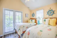Waterfront Island Escape with Private Plunge Pool Hotels in der Nähe von Dolphin Connection