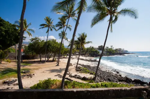 Ocean Front 2 BR Condo-ocean views from every room. 2nd floor Kona Reef "A" bldg