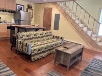 Wapiti Cabin - a Wolf Crossing Cabin Next to Yellowstone