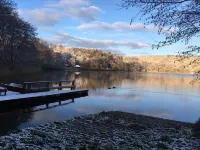 Charming, spacious vacation apartment in the middle of the forest on Ratzeburger Küchensee Hotels in Herzogtum Lauenburg