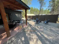 Little Giant, concrete builtSerene 2-bedroom house with WiFi in charming Coram Hotels near Glacier National Park