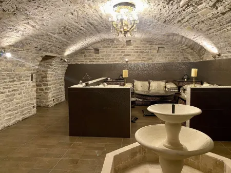 Maison en Pierre Dans un Cadre Idyllique - Piscine - 30 Couchages