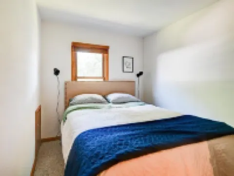 Clean and Spacioius Flat in Great Location Near Epic and Downtown Verona! Hotels in Verona