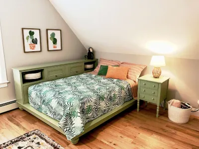 Upscale Spacious OOB Beach House - Seasonal Heated Pool Hotels near Old Orchard Beach