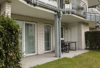 Beautiful 57 sqm apartment (incl. pool and underground parking) - in the village center Các khách sạn ở 