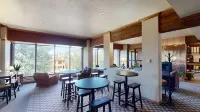 Royal Vista III, Pool & Hot-Tub, Ski-I/O, 2 BR, 2 Bath, Sleeps 6
