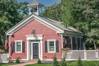 Historic Schoolhouse w/ Hot Tub, Fireplace & King Bed Hotels near Auriesville Pilgrimage Lunch Area