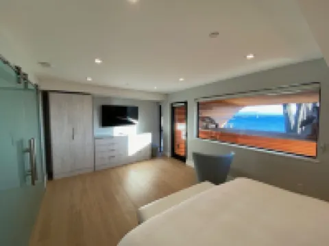 Modern Luxury Ocean Front Home Hotels in Moss Beach