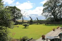 3 bedroom cottage, with far reaching views of the garden and open countryside.