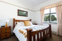 1940" Renovated Cottage in Beautiful Historic Taralga.