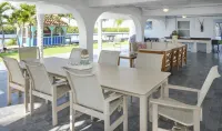 Waterfront, 100ft Dock, Kayaks, Bikes, Pool, Hot Tub, Basketball & Pickleball