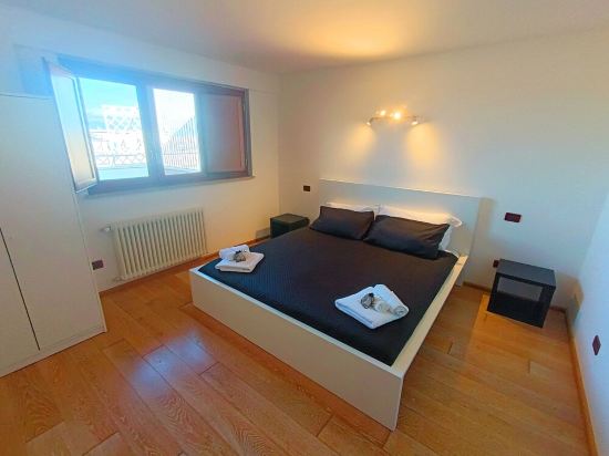 [10 minutes from city center] Luxury Penthouse with Terrace and Panoramic View