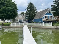Huge waterfront lake house on Manitou- perfect year round retreat, sleeps 10 Hotels in Fulton County