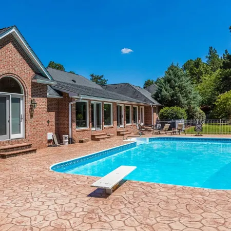 Large House w/ Private Pool - Perfect for Golfing Groups 12 Beds in 6 Bedrooms