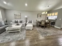 Beautiful Cottage located inside PGA National