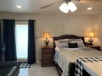 Peaceful & Private Studio #2 Hotel di Brownsville