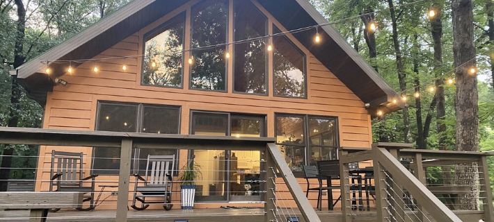Cozy Lake Sara Year-Round Cottage- Amazing beach and lake-side restaurants. Hotels in Effingham County
