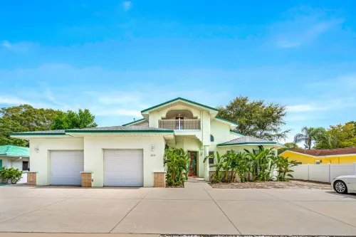 Lakeview Chic 3BD House for golf/beach lovers