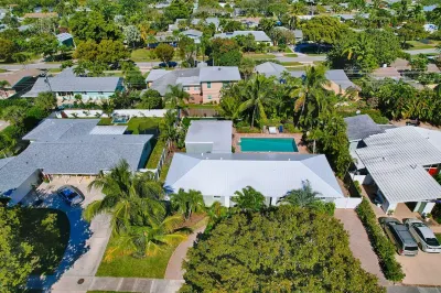 WALK 2 BEACH, HEATED POOL, PUTTING GREEN, 4be 2 ba, Tropical oasis
