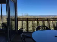 Gem of HSB:  3bdrm Hill Country Escape with Lake views !!