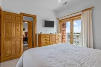 Obx Top-Floor Condo- Marina & Sound Views, Quiet & Serene
