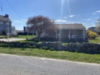 Cozy Beach Cottage- walk to beach Hotel a North Westport