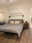 Relaxing round home with a river centrally located