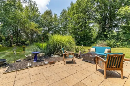 ★ New Albany Family Friendly ★ King Bed Suite