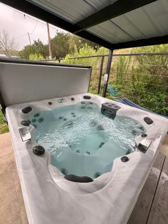 Relaxation+Pool & Hot Tub+Views