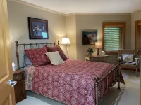 Lakeside Lodge Vacation Rental. See discounts below for less than 12 people. Hotels in Phelps