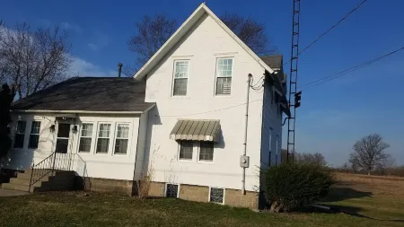 Country farm house near Port Clinton perfect for fishing and Lake Erie getaways.