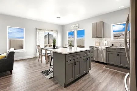 893 Brand new construction 2 level townhome central TF