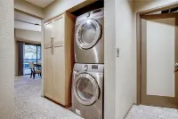 Prime 2BR Condo in Downtown Bellevue