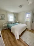 Lake Norman getaway steps away from Marina!