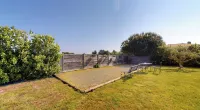 Villa de Standing 3 Chambres Piscine Chauffée sur Golf Hotels in 