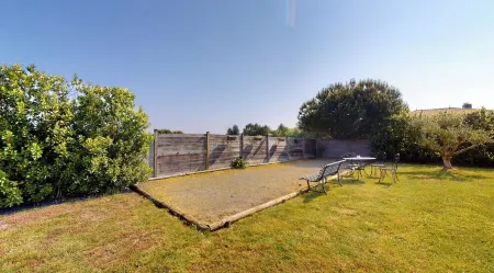 Villa de Standing 3 Chambres Piscine Chauffée sur Golf Отели в г. Коэ