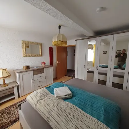 O1 - Gemütliches 70 qm Apartment Отели в г. Графенвёр