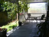 Quiet modern family friendly South Toowoomba unit