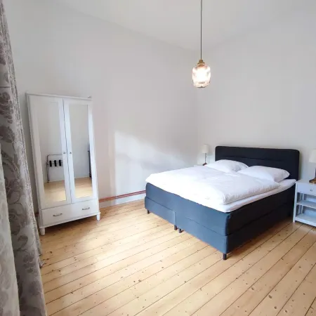Renovated historic apartment - bright and spacious