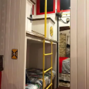 Water Front 1920's Vintage Cotton Belt Caboose