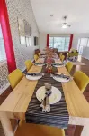Spacious 5BD - UNL 5mins - BBQ, Games & Backyard