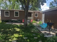 Vintage Experience - Mid Century Retro Retreat- 2 Bedroom in Central Sioux Falls
