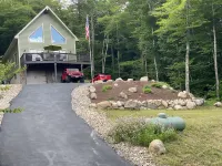 Charming, cozy, rustic Chalet.. Hollywood Hills, OLD FORGE, NY