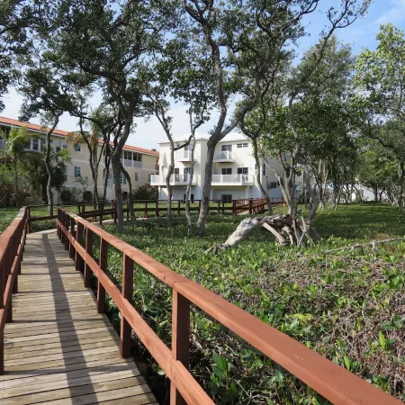 Berm Bay un 22 Gorgeous Townhouse , White Sandy Beaches, Elevator, Heated Pool