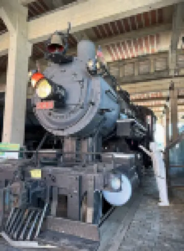 Guest Favorite! Spacious Loft Overlooking NC Transportation Museum