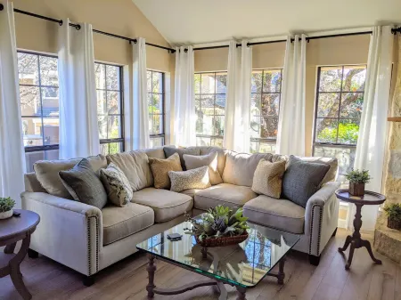 🌟LOCATION! Very Nice 2 BD 2BA Directly Across From Resort-Pool Grill Sleeps 6🏊 Отели рядом с достопримечательностью «Horseshoe Bay Resort - Ram Rock Course»