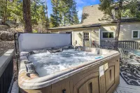 Red Rocks Retreat ~ Hot Tub, Game Room, Serenity